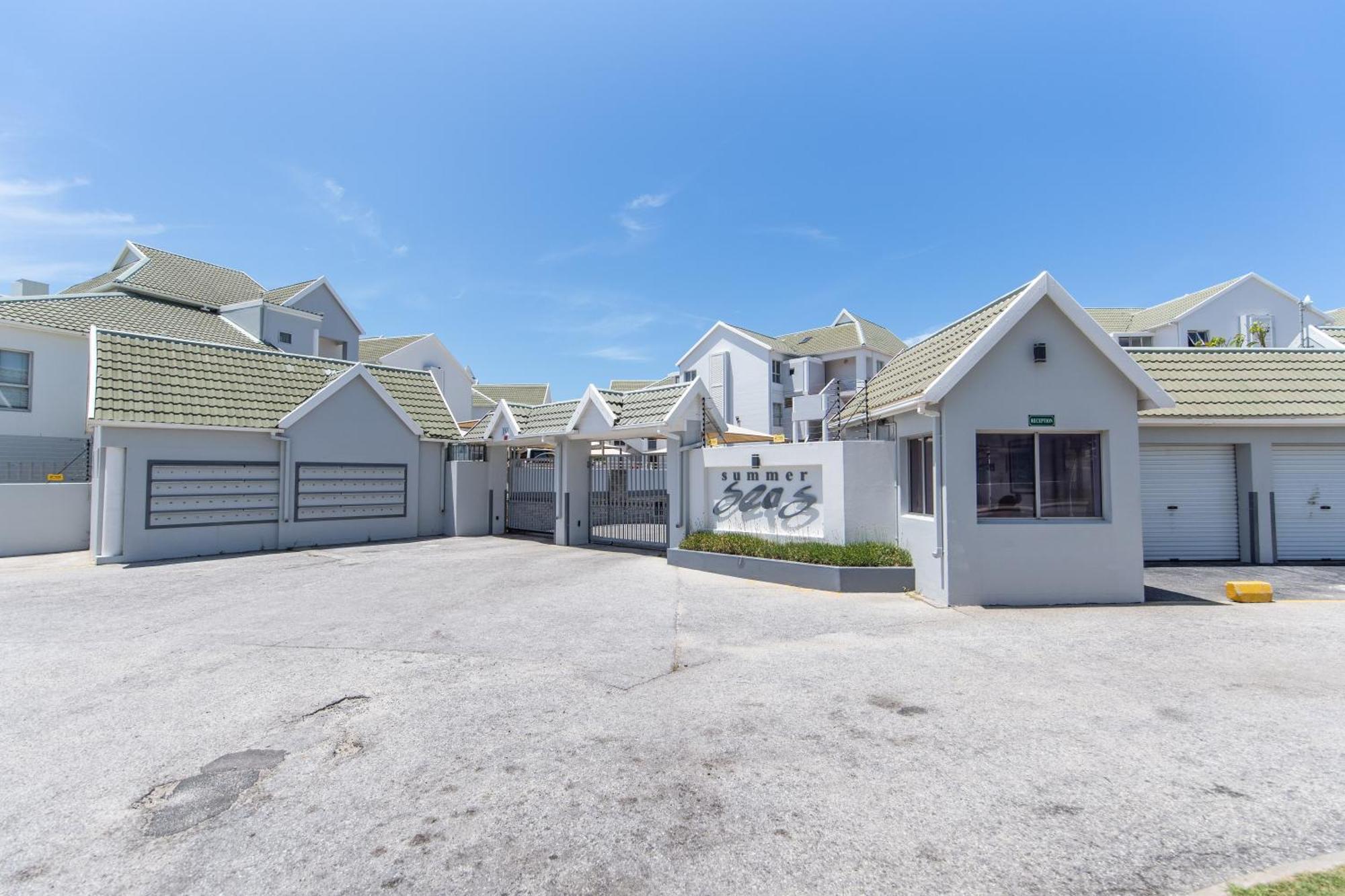 Summerseas Beach Living Port Elizabeth Exterior photo