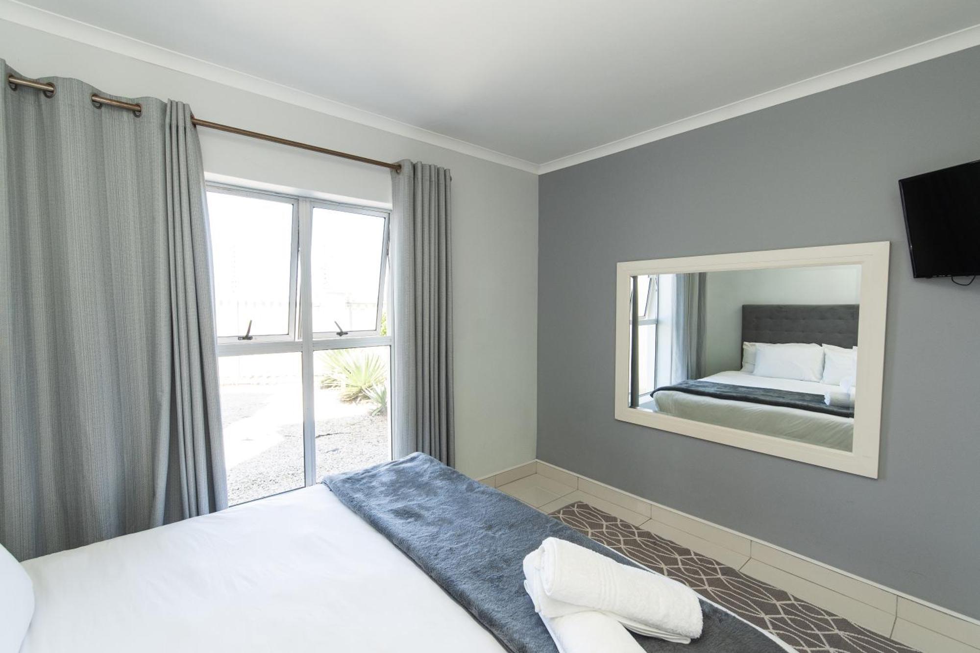Summerseas Beach Living Port Elizabeth Exterior photo