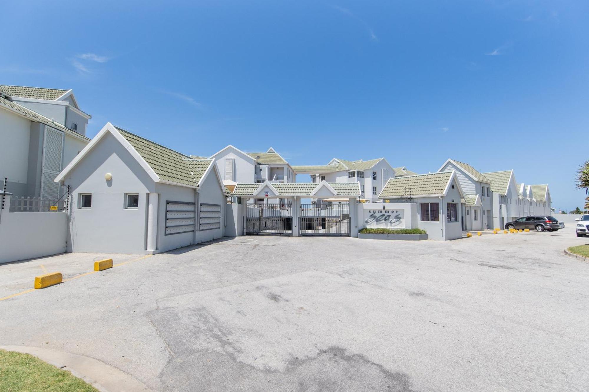 Summerseas Beach Living Port Elizabeth Exterior photo